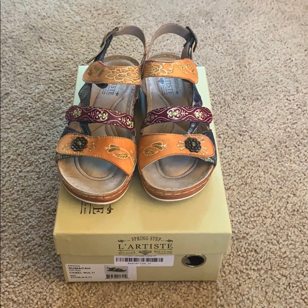 Used L’artiste spring sandals.